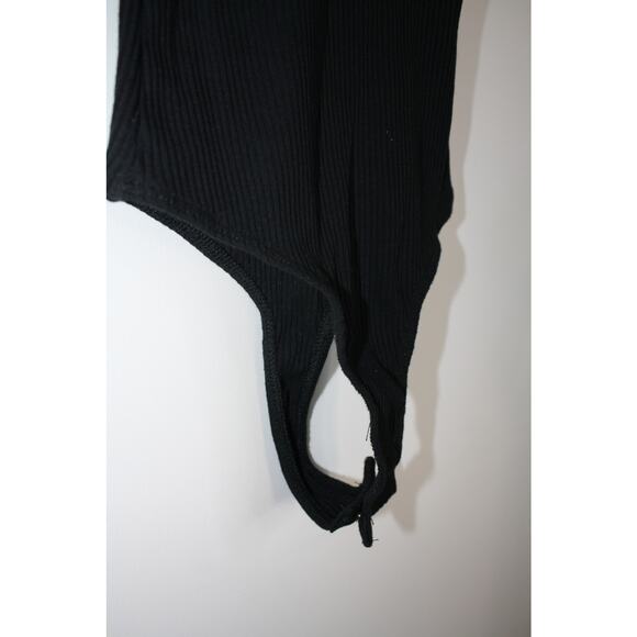 Francesca's Bodysuit One Piece Black XS Ribbed V-Neck Adjustable Straps NWT - Picture 5 of 5